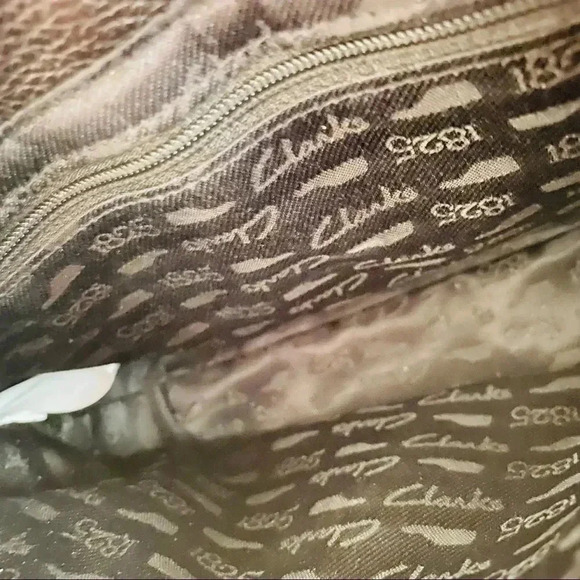 NWOT Clarks Leather Tassel Crossbody - Picture 8 of 8